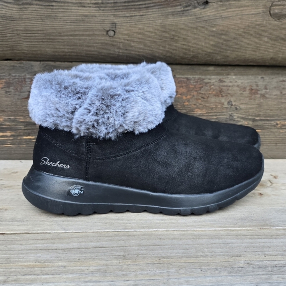 Skechers NEW!! On The GO Joy Savvy, Suede/Faux Fur, Cozy Booties 7M
